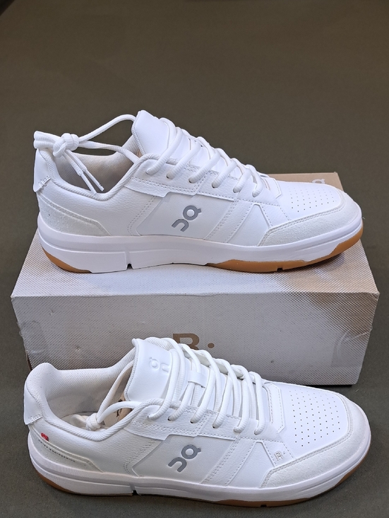 On Clouds Other - On Cloud - THE ROGER Clubhouse - Color: White/Ivory - Size: Men 9.5